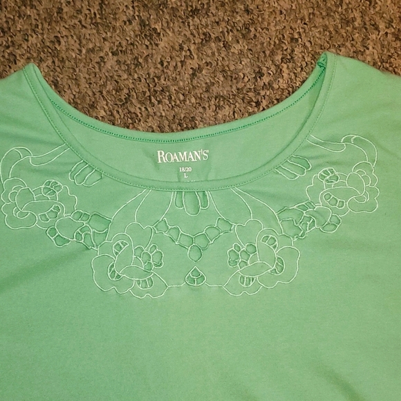 Roaman's Mint Green Neck Cutout detail tshirt Large - Picture 3 of 4